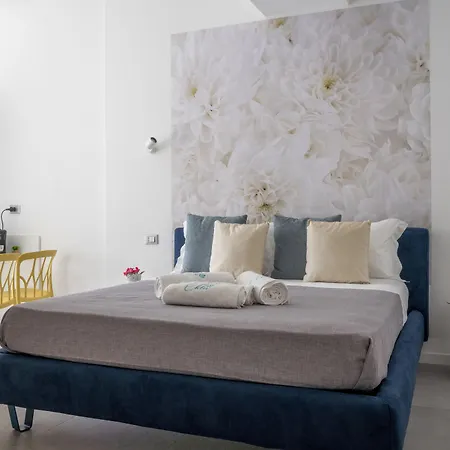 Dimora Chloe Bed & Breakfast 4*