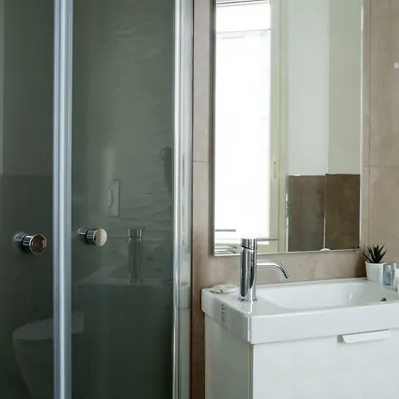 Dimora Chloe Bed & Breakfast 4*